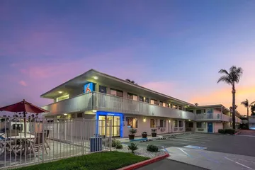 Motel 6 Ventura CA - Beach