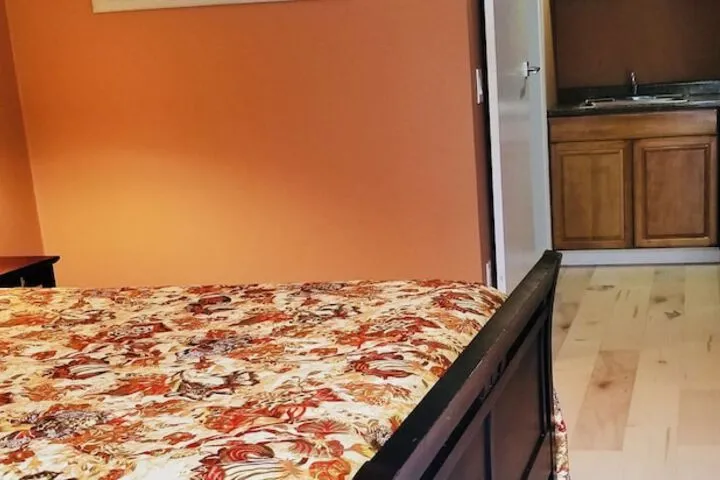 Room 5 of 27