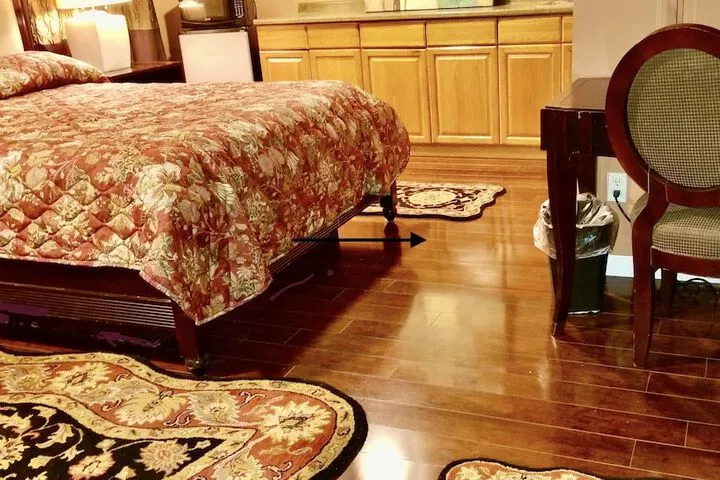 Room 4 of 27