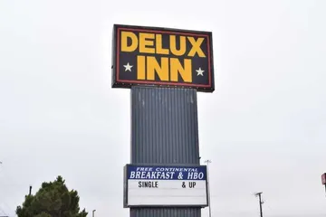 DELUX INN
