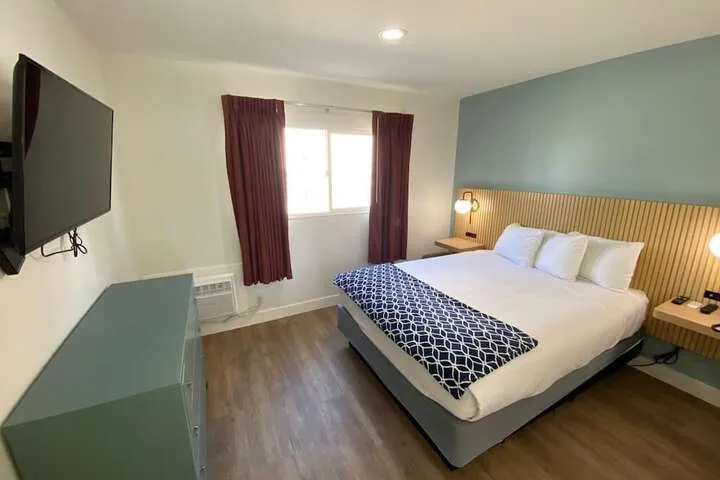 Room 5 of 36