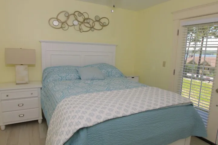 Room 2 of 391