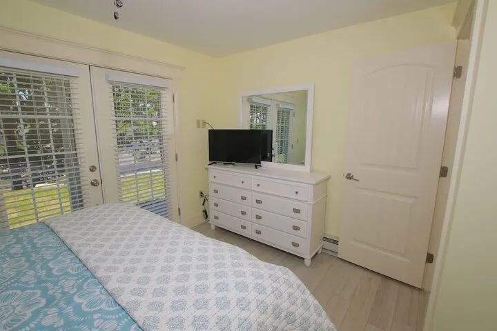 Room 3 of 391