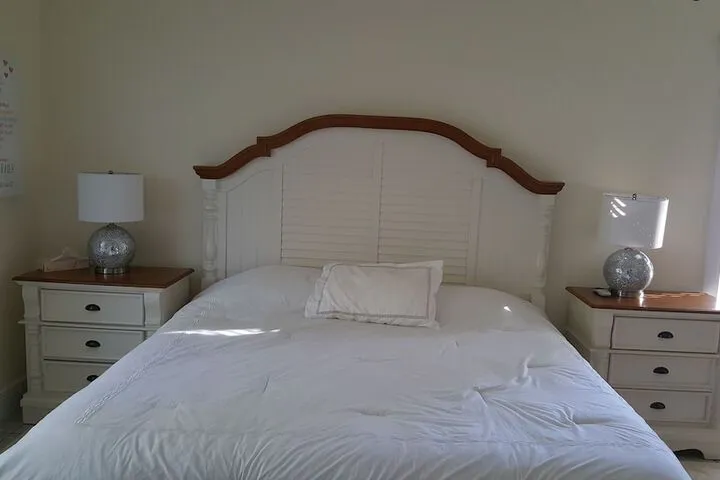Room 4 of 391