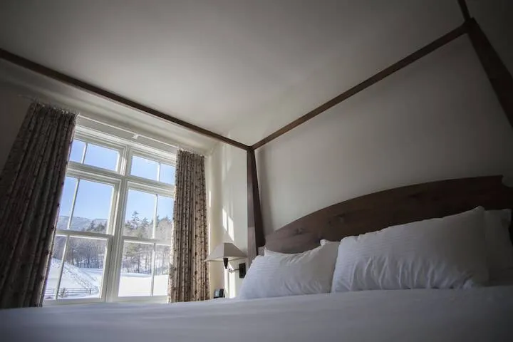 Room 4 of 23