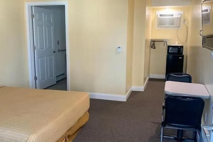 Room 4 of 58