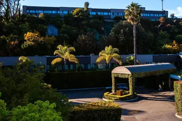 Luxe Sunset Boulevard Hotel