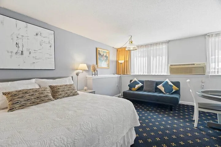 Room 4 of 37