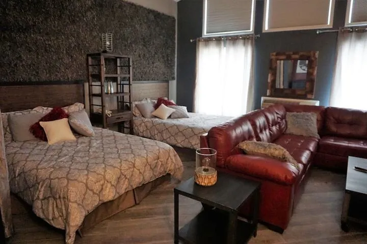 Room 3 of 28