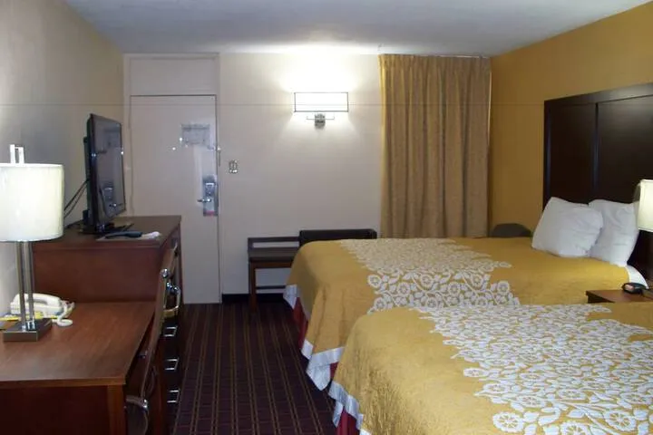 Room 5 of 48