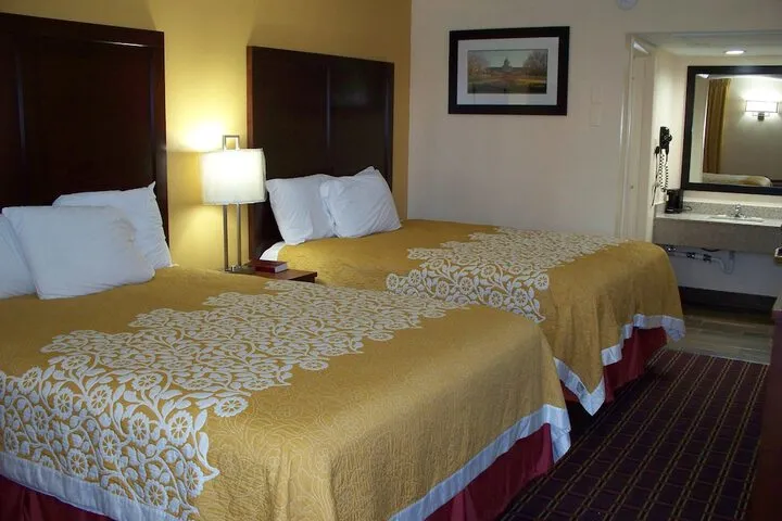 Room 3 of 48