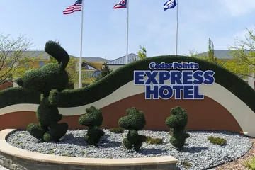 Cedar Points Express Hotel