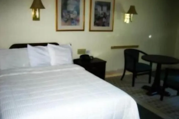 Room 5 of 23