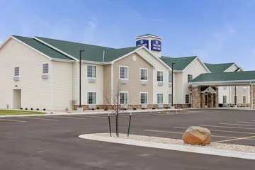 Cobblestone Hotel & Suites – Pulaski / Green Bay