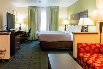 Quality Inn & Suites Bloomington I-55 and I-74