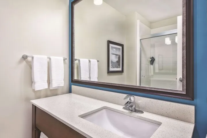 Room 4 of 23