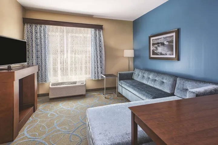 Room 5 of 23
