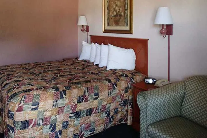 Room 2 of 5