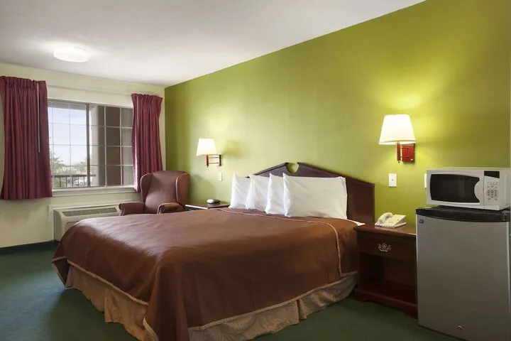 Room 3 of 12