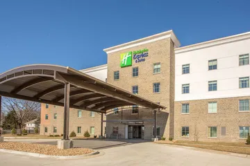 Holiday Inn Express & Suites Shawnee-Kansas City West by IHG