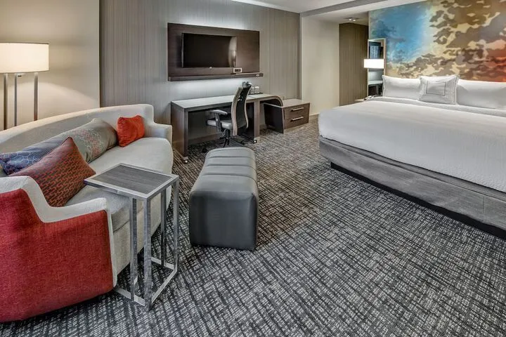 Room 5 of 73