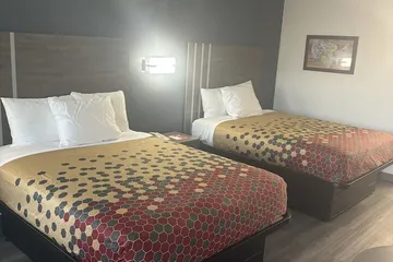 Econo Lodge Calhoun South