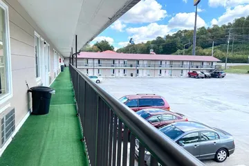 Economy Inn Sweetwater I-75