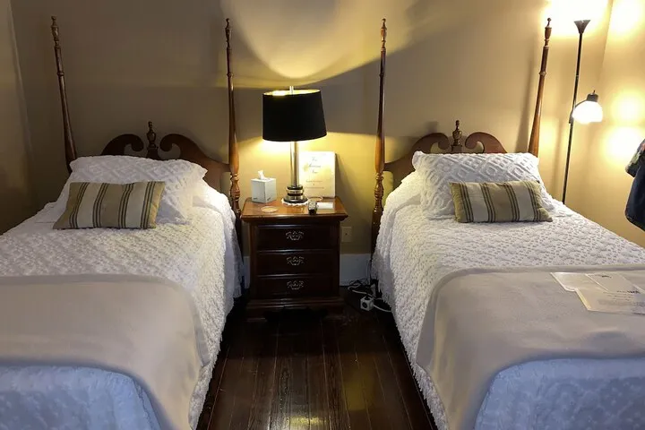 Room 5 of 48