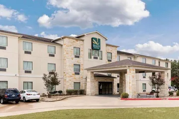 Quality Suites Huntsville Near University