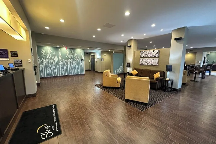 Hotel Interior 4 of 43