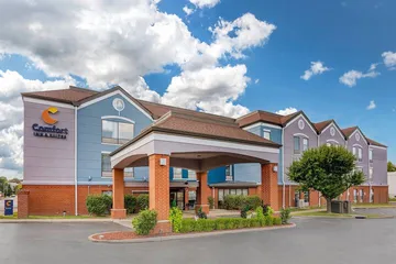 Comfort Inn & Suites Saint Louis Lafayette Square