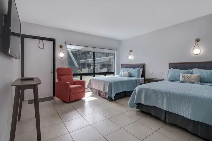 Room 3 of 89