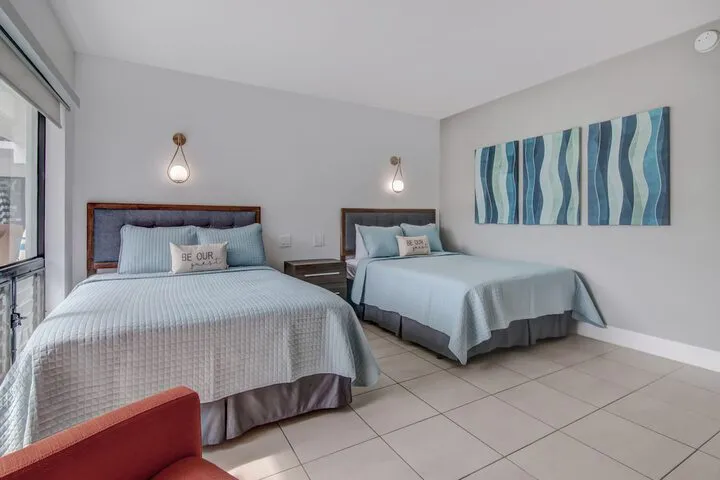 Room 2 of 89