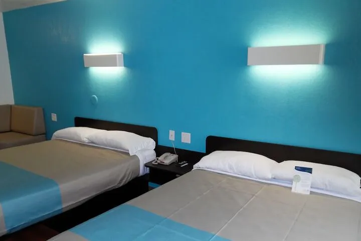 Room 4 of 36