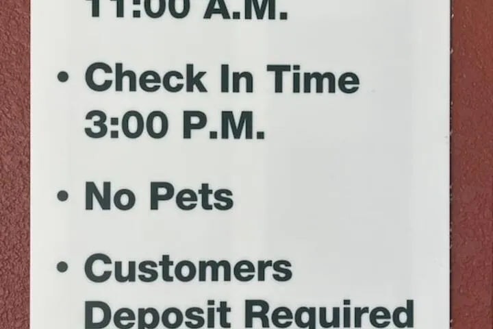 Check-in/check-out kiosk