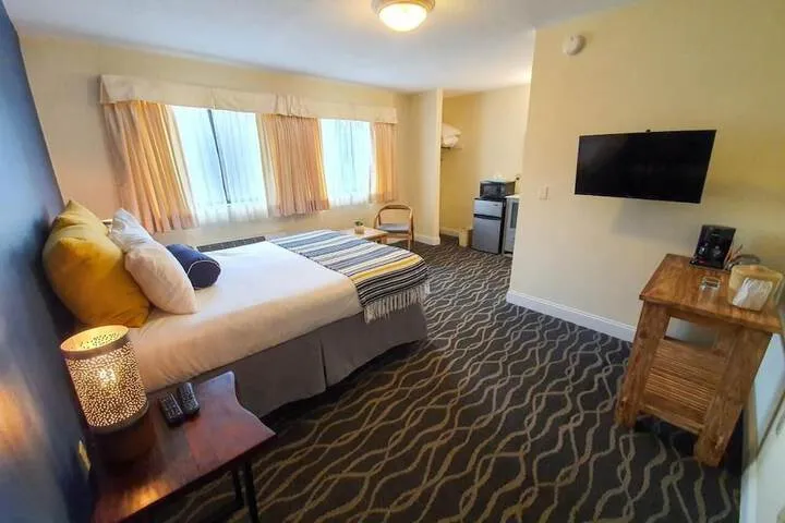 Room 5 of 20