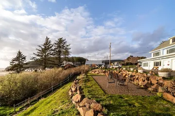 Terimore Bayfront Inn