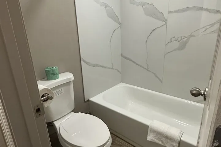 Room 2 of 23