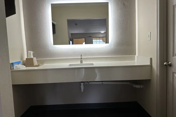 Room 5 of 23