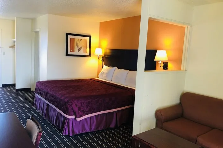 Room 2 of 27