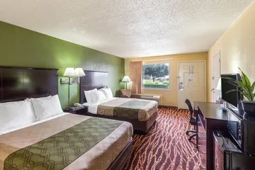 Econo Lodge Inn & Suites San Antonio near Frost Bank Center