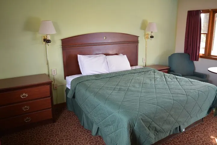 Room 4 of 34