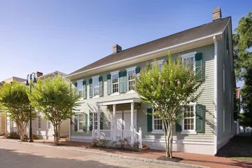 Residence Inn by Marriott Savannah Downtown / Historic District