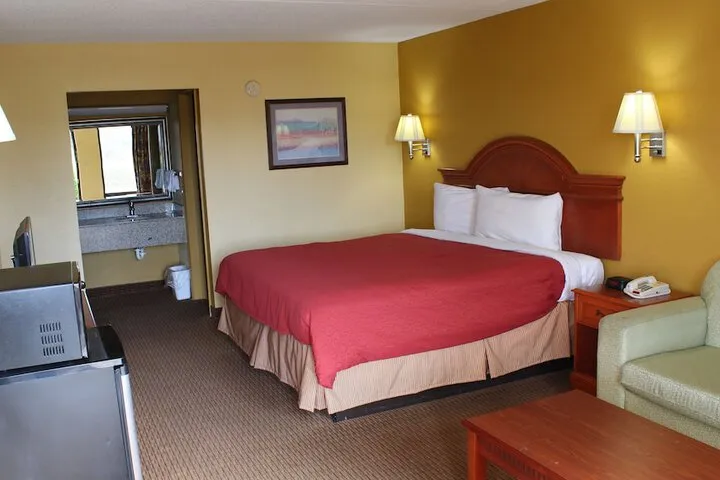 Room 4 of 15