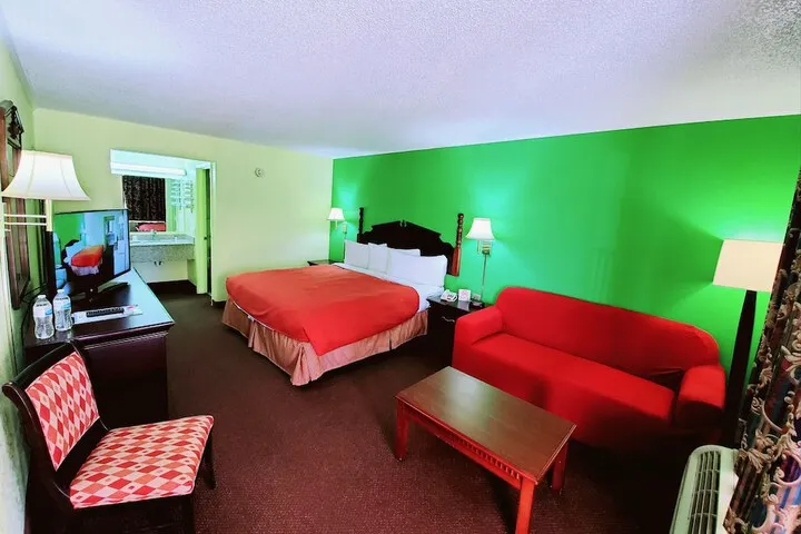 Room 5 of 15