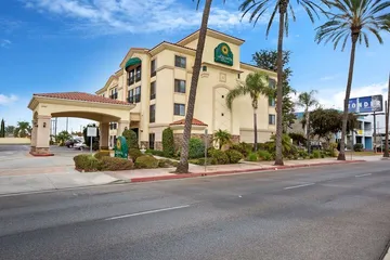 La Quinta Inn & Suites by Wyndham NE Long Beach / Cypress
