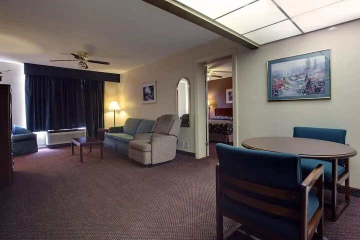 Room 2 of 20