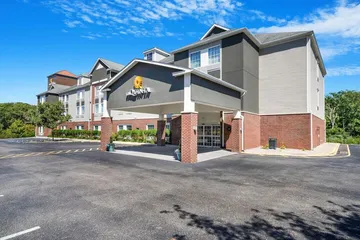 La Quinta Inn & Suites by Wyndham Stonington-Mystic Area