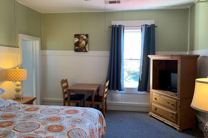 Room 3 of 154