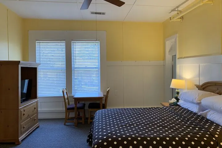 Room 4 of 154